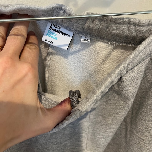 Aritzia TNA Cozy Sweatfleece Mega Jogger - Picture 4 of 6